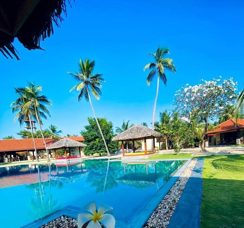 Blue Waves Kite Surfing Beach Resort Kalpitiya Luaran gambar